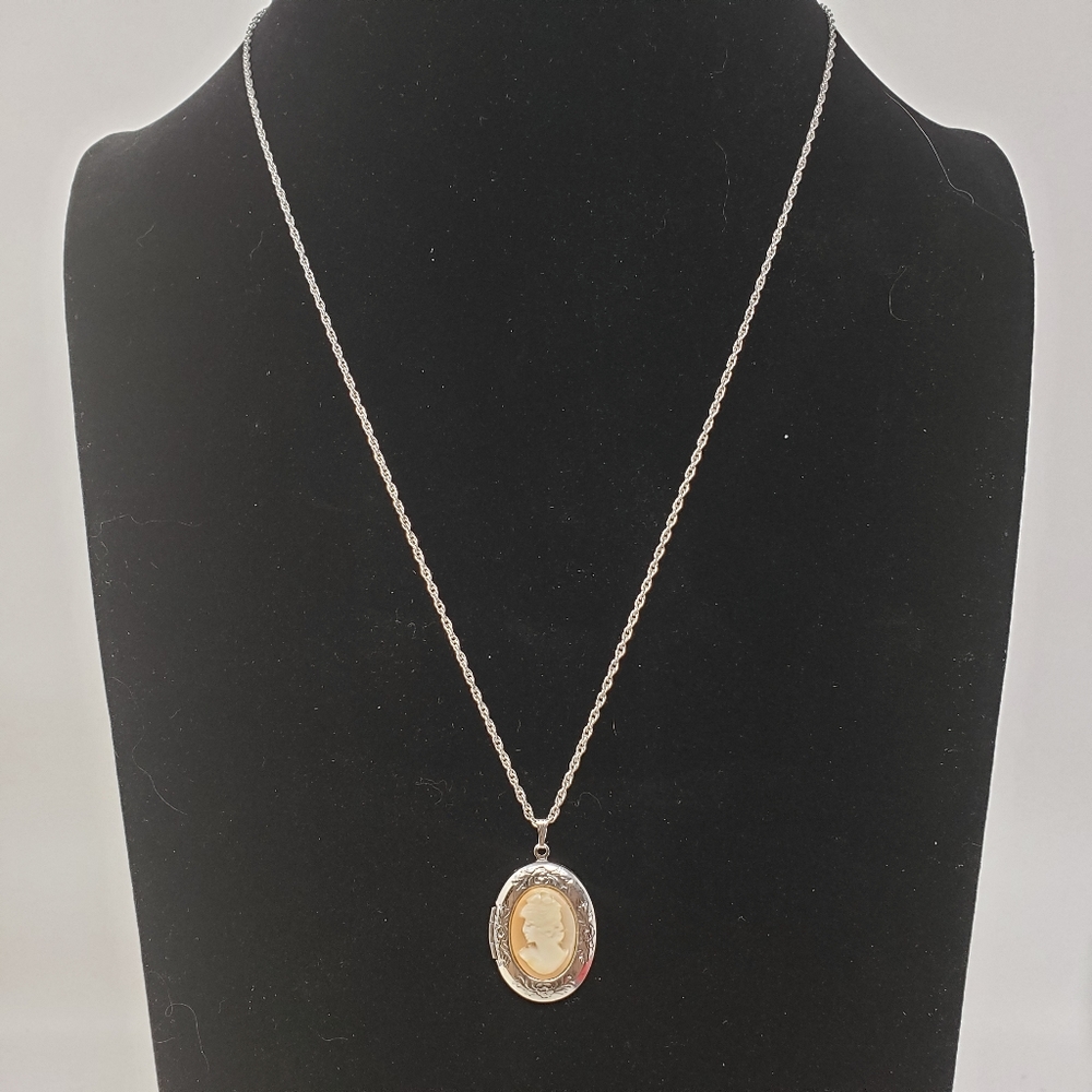 COPY - Locket Cameo necklace